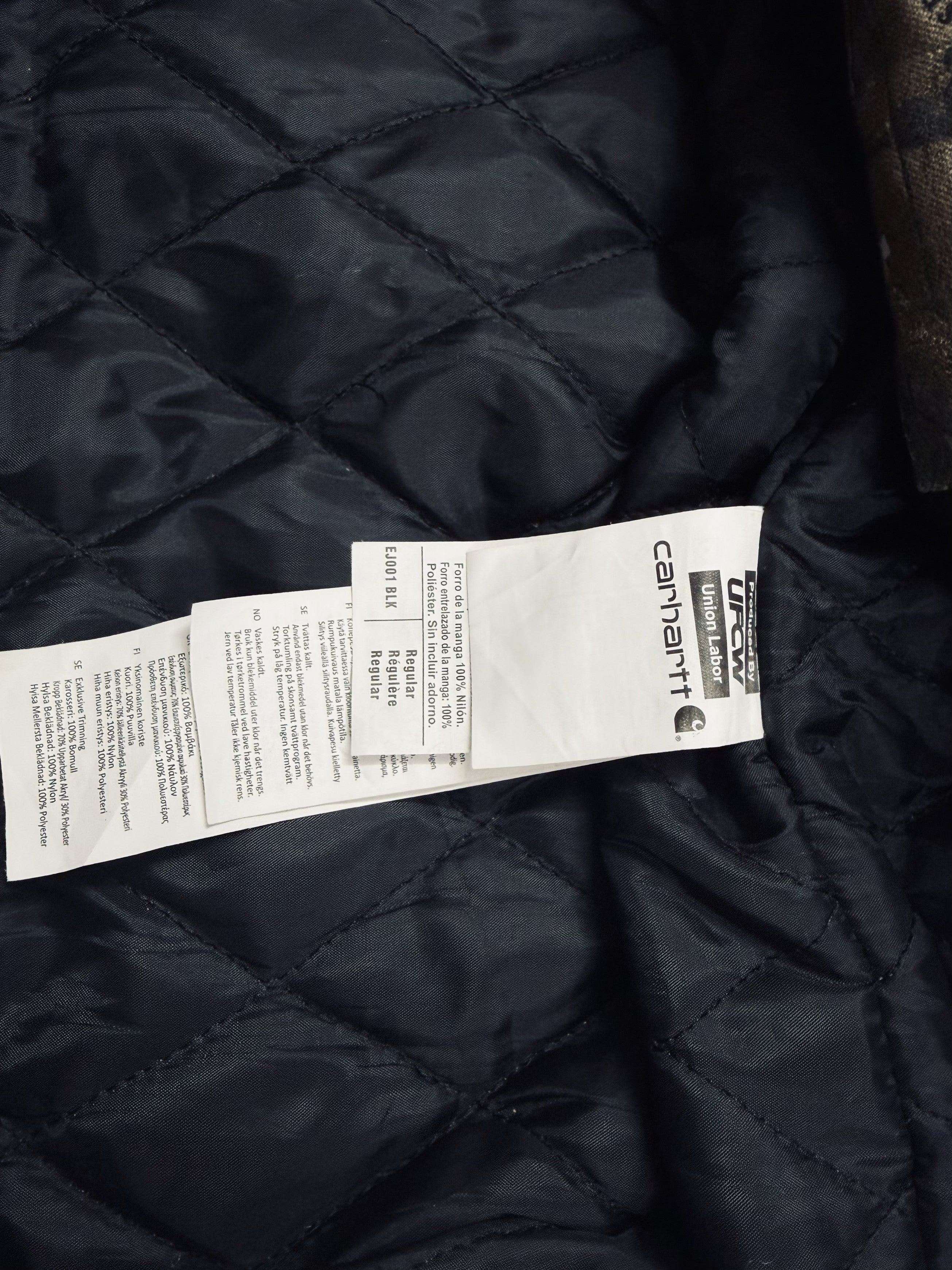 Carharrt Reworked Small Camo Jacket